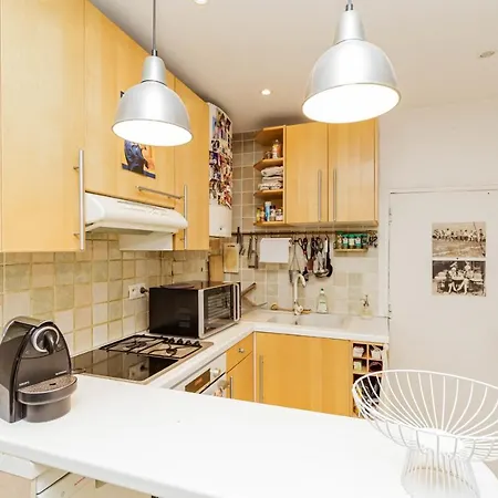 Modern Facing South In Apartment